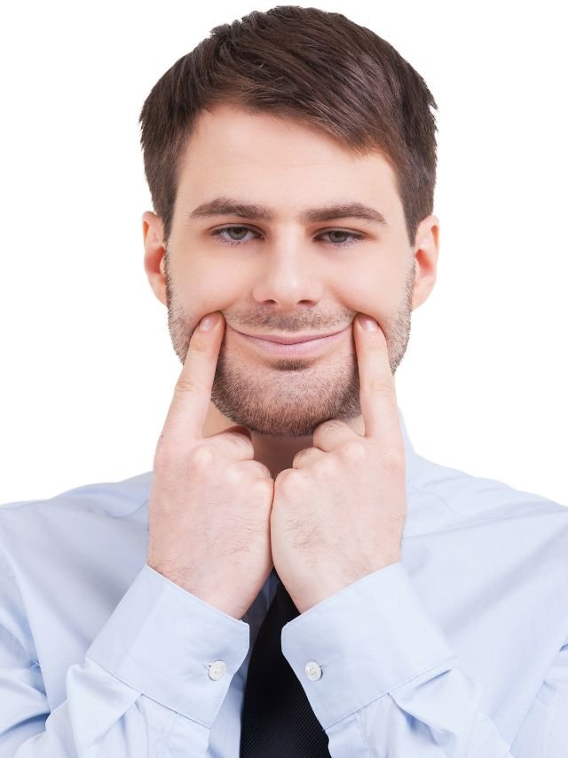 Como o sorriso amarelo te faz parecer submisso e fraco?