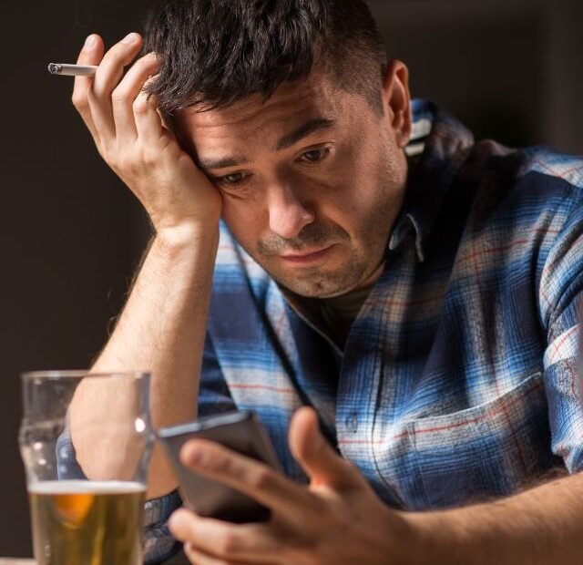 Você sua frio antes de ligar para ela Tribo da conquista Capa Web Stories